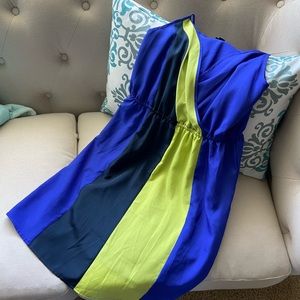 Classy dress 💙💚